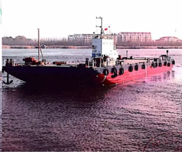  船舶交易网·www.船舶交易.com 南通运维处货船·散货船船舶交易网 找船,找货网,船舶寄售,船舶求购发布,开具船舶交易发票二手船舶信息2010年57米甲板驳DWT1300货船·散货船船舶交易网 找船,找货网,船舶寄售,船舶求购发布,开具船舶交易发票 